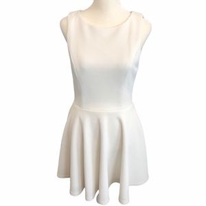 NWOT LuLu’s White Waffle Weave Backless Mini Dress